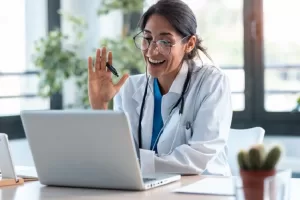 Teleconsultation-speakylink-image-woman-smiling